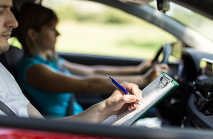 учимся управлять автомобилем фото